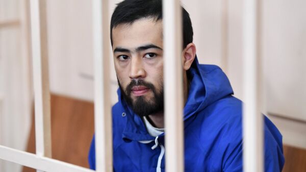 Подозреваемый в соучастии организации теракта в Петербурге Акрам Азимов в Басманном суде Москвы. 20 апреля 2017