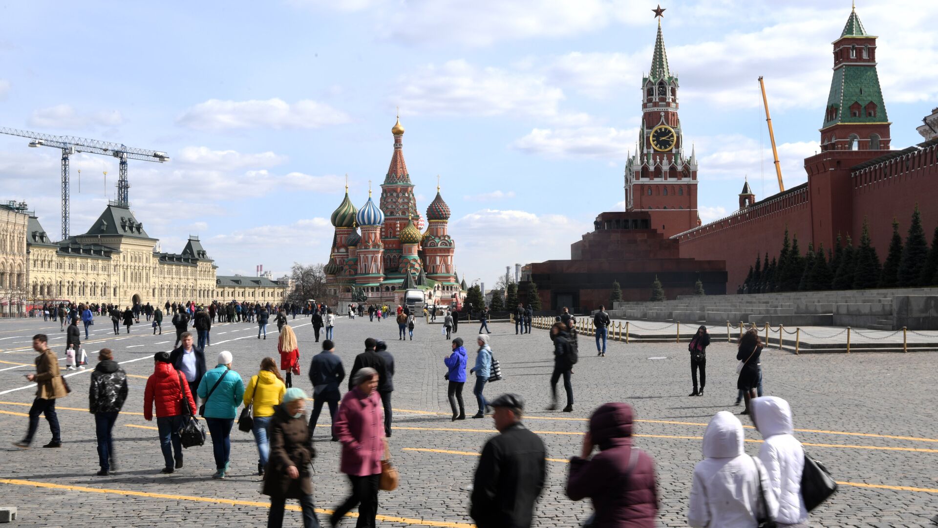 Прохожие на Красной площади в Москве - РИА Новости, 1920, 20.07.2019