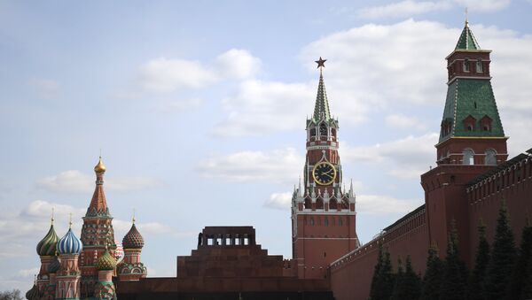 Вид на Собор Василия Блаженного, мавзолей В.И. Ленина и Спасскую башню Московского кремля