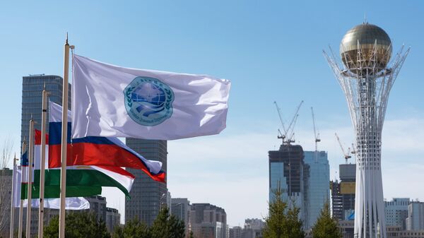 Флаг Шанхайской организации сотрудничества и флаги стран-участниц ШОС