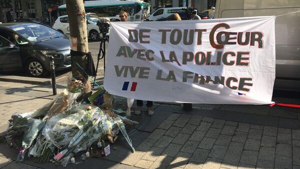 На месте стрельбы в Париже. 21 апреля 2017