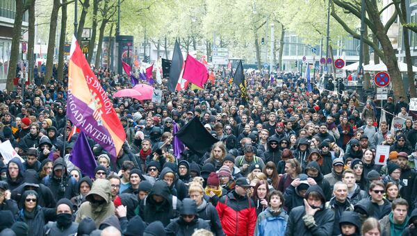В Кельне проходят протесты против партии Альтернатива для Германии. 22 апреля 2017 года