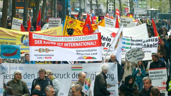 В Кельне проходят протесты против партии Альтернатива для Германии. 22 апреля 2017 года