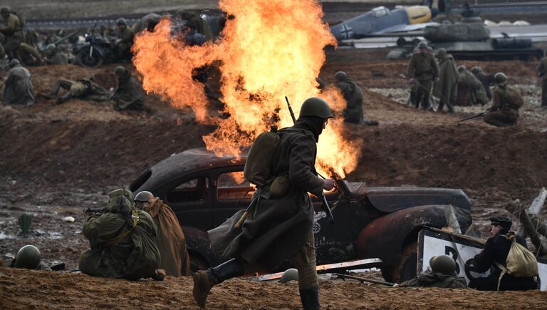 Участники военно-исторической реконструкции Штурм Берлина