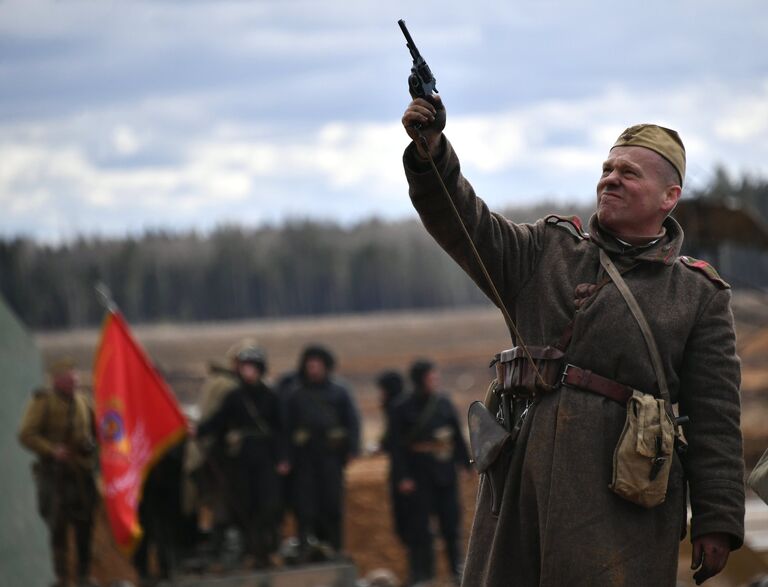 Участники военно-исторической реконструкции Штурм Берлина