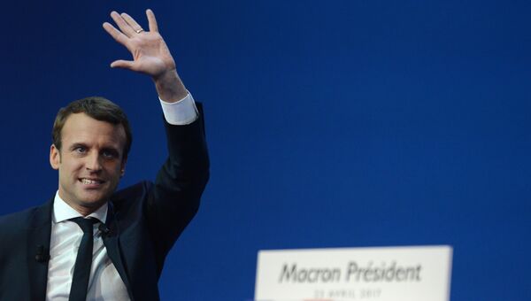 Кандидат в президенты Франции Эммануэль Макрон во время пресс-конференции по итогам первого тура президентских выборов