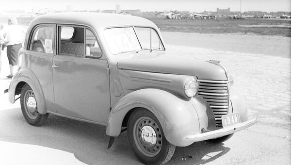 Первый советский серийный малолитражный автомобиль КИМ-10. Архивное фото