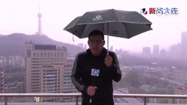 В Китае телеведущего ударила молния