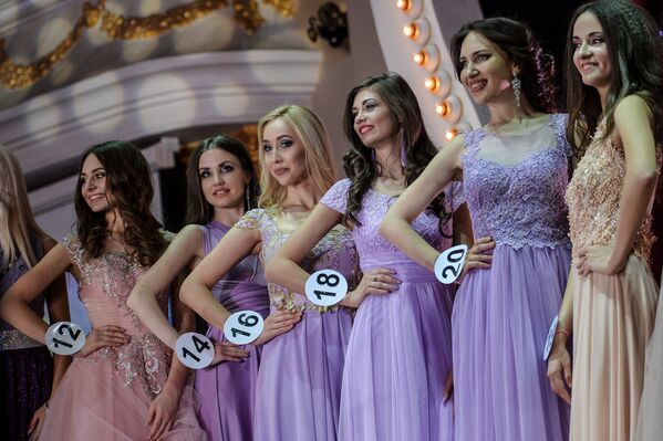 Выступление финалисток конкурса Российская красавица 2017 в Korston Club Hotel в Москве
