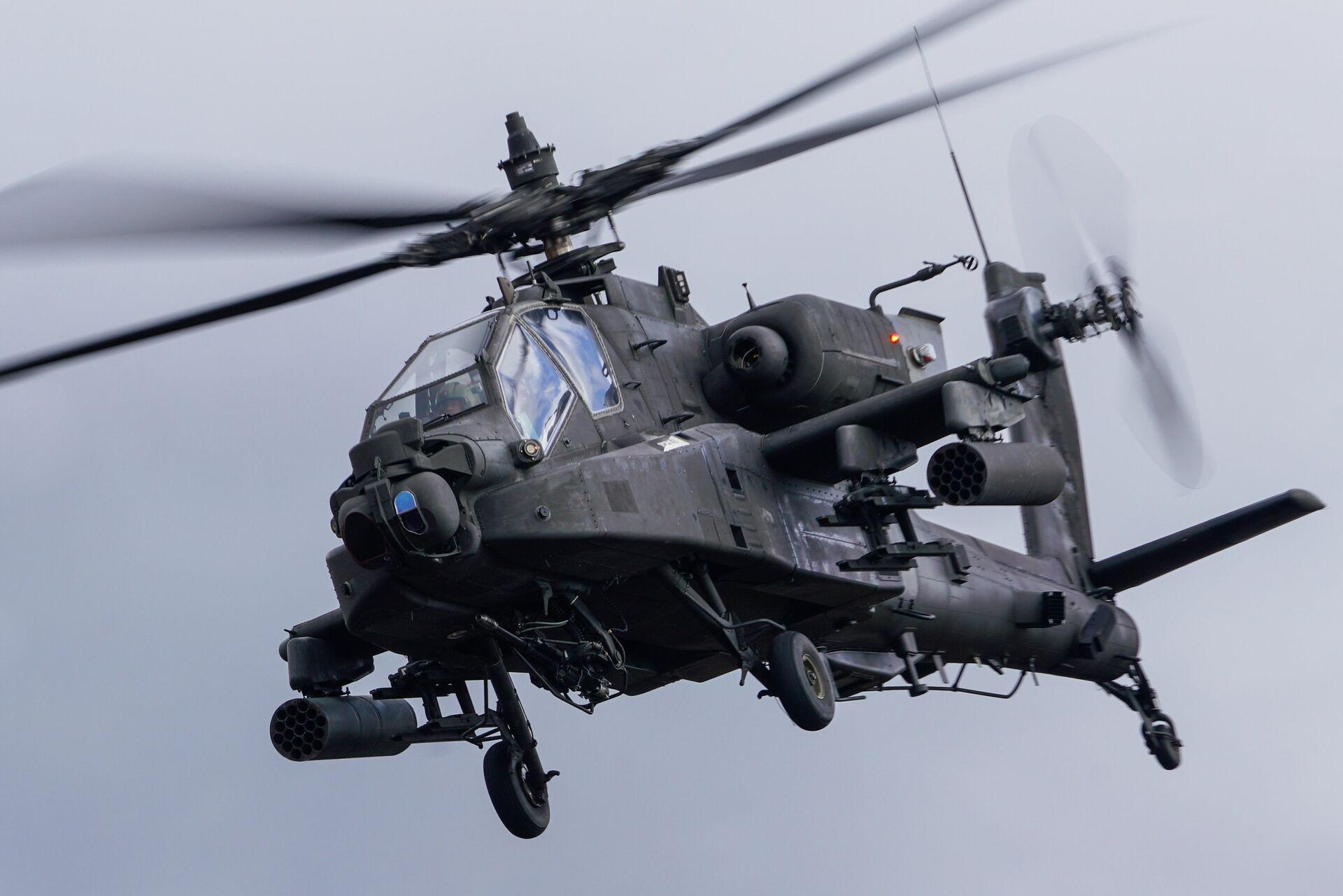 Вертолет AH-64 Apache на международных военных учениях Summer Shield XIV в Латвии - РИА Новости, 1920, 13.02.2024