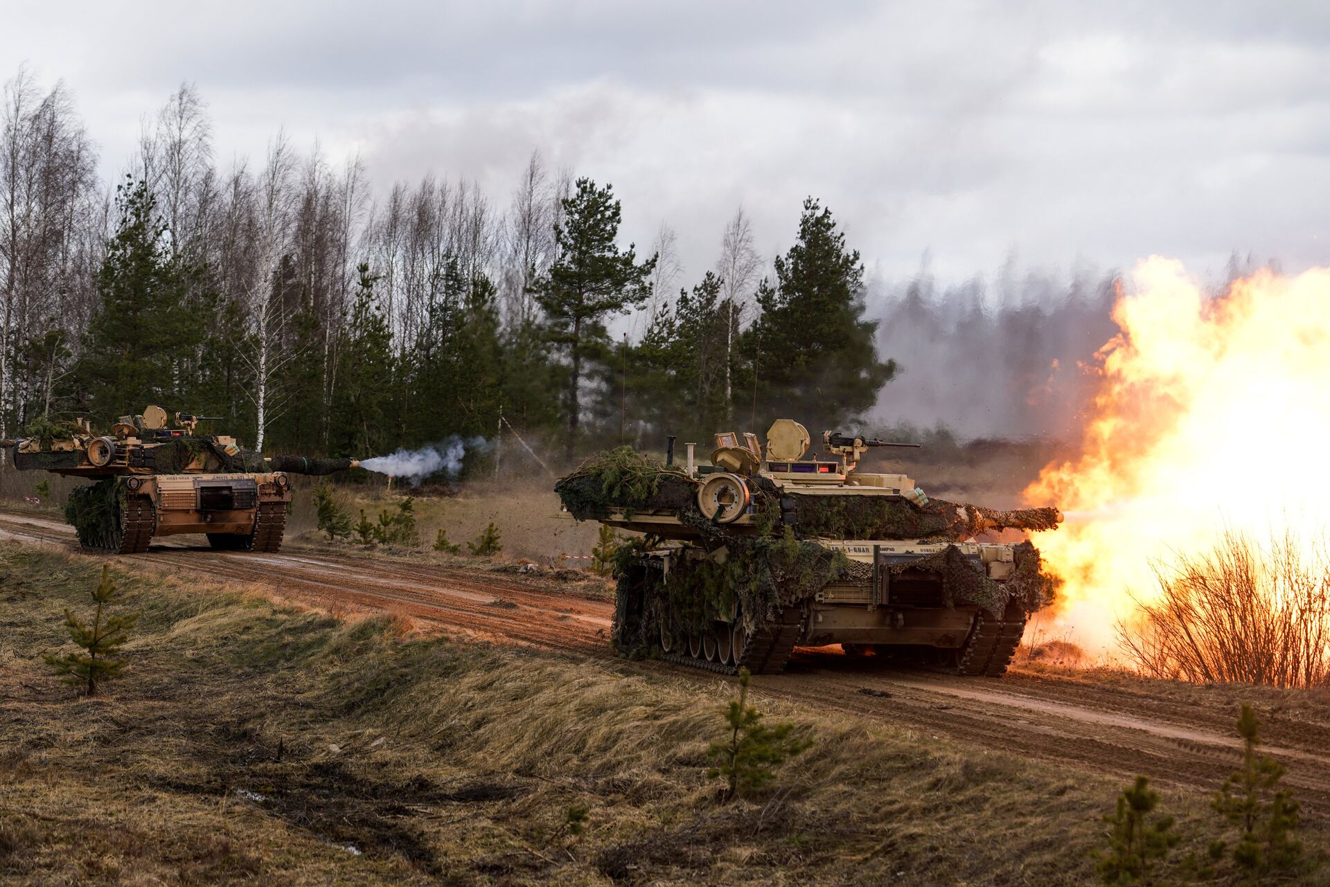 Танки M1 Abrams на международных военных учениях Summer Shield XIV - РИА Новости, 1920, 11.06.2021