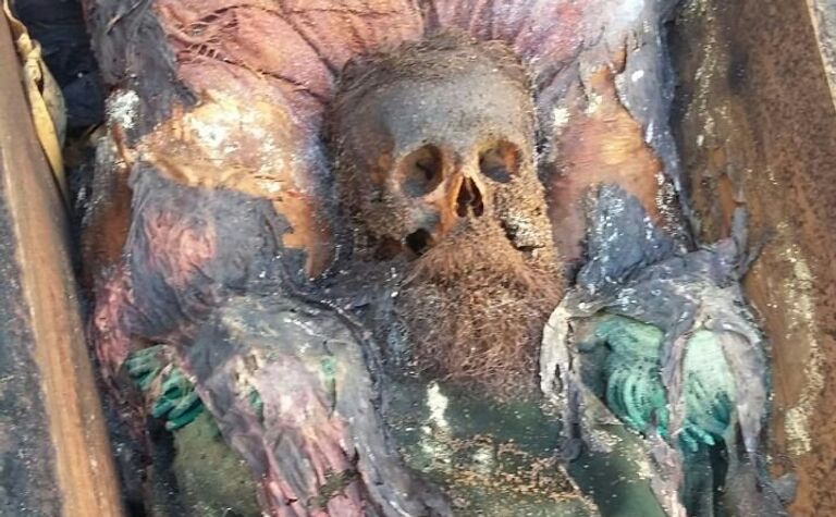 Гроб с останками русского офицера в городе Ардаган, Турция