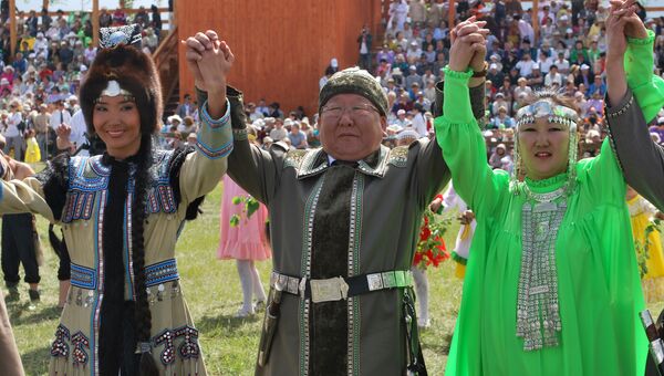 Президент Республики Саха (Якутия) Егор Борисов танцует Осуохай. Архивное фото