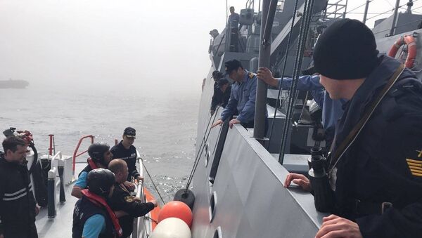Операция по спасению экипажа судна Лиман в Черном море. Архивное фото