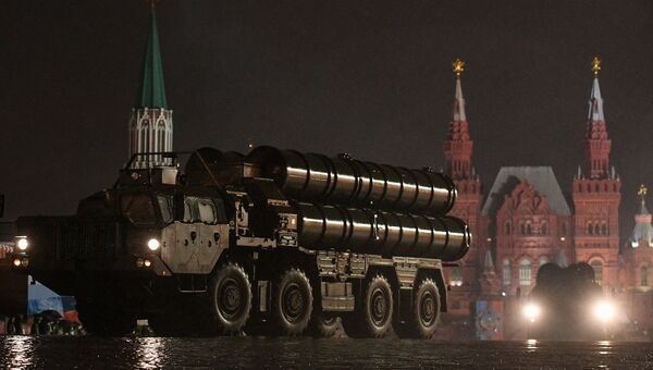 Зенитная ракетная система С-400 Триумф на репетиции парада Победы на Красной площади