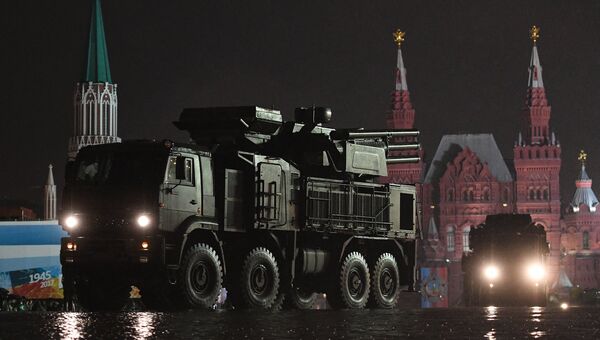 Зенитный ракетно-пушечный комплекс Панцирь-С на репетиции парада Победы на Красной площади