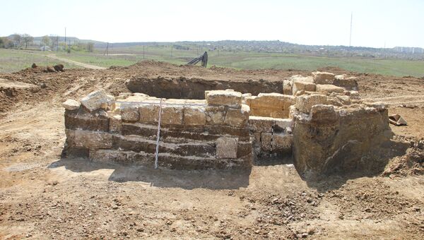 Древнегреческий склеп, построенный во времена Александра Македонского, в Крыму