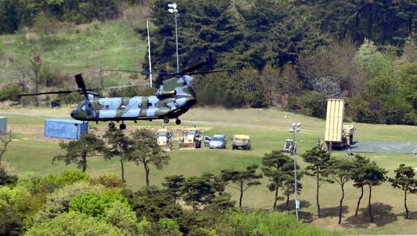 Американский противоракетная система THAAD на военной базе в провинции Сонджу, Южная Корея. 26 апреля 2017