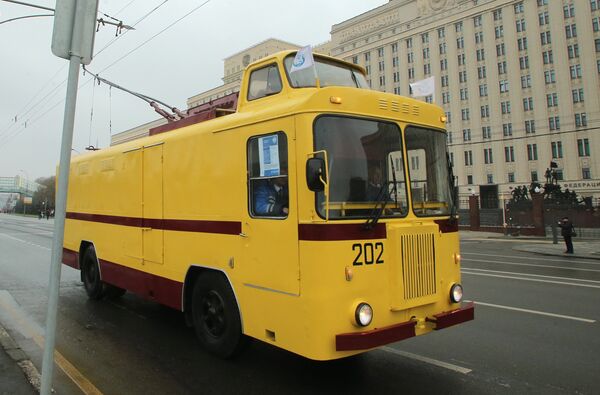 Грузовой троллейбус КТГ во время праздника московского троллейбуса