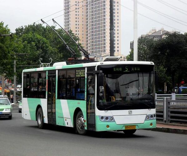Троллейбус Sunwin типа SWB5106 в Циндао, Китай