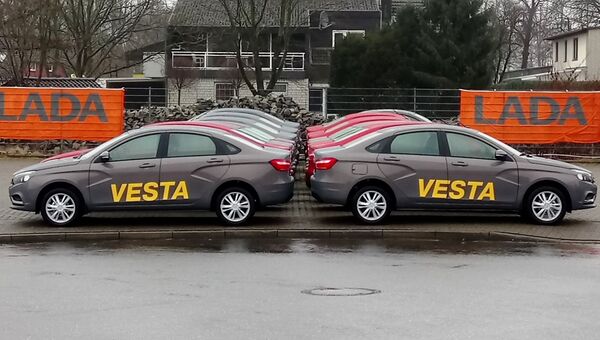 Автомобили LADA Vesta во время старта продаж в Германии