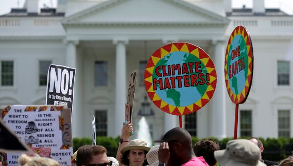 Многотысячный марш в Вашингтоне в защиту окружающей среды
