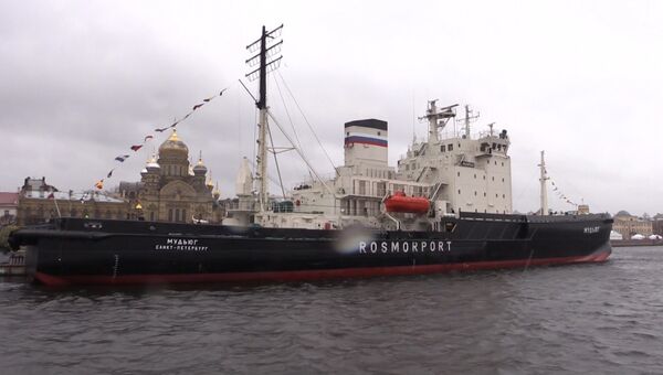 Парад морских великанов: фестиваль ледоколов проходит в Санкт-Петербурге