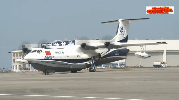 Опубликовано видео испытаний крупнейшего в мире самолета-амфибии