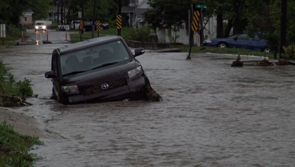 Затопленные улицы и разбитые машины – Техас и Миссури под ударом стихии