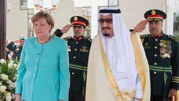 Канцлер Германии Ангела Меркель на встрече с королем Саудовской Аравии Салманом бин Абдул-Азизом аль-Саудом