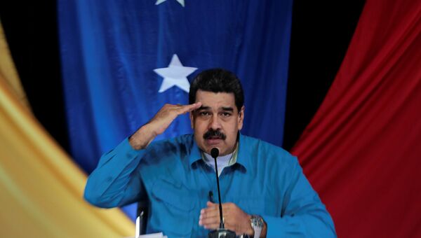 Президент Венесуэлы Николас Мадуро во время еженедельного телевизионного выступления. 30 апреля 2017