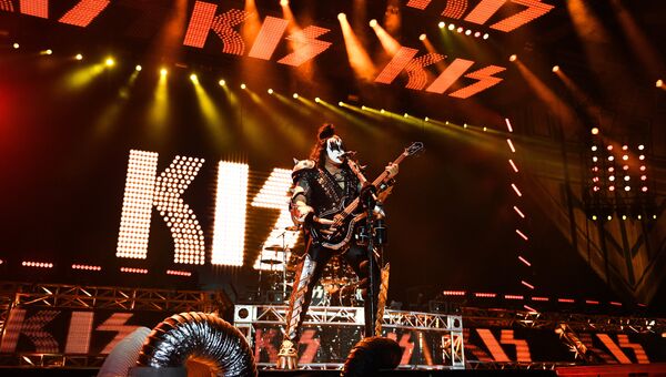 Музыкант группы Kiss Джин Симмонс выступает на концерте в СК Олимпийский в Москве. Архивное фото