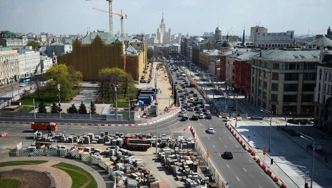 Вид со смотровой площадки Центрального детского мира на Лубянскую площадь и Политехнический проезд в Москве