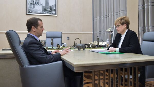 Председатель правительства РФ Дмитрий Медведев и губернатор Забайкальского края Наталья Жданова. 2 мая 2017