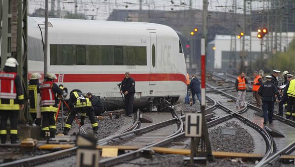 Сошедший с рельсов поезд в Дортмунде, Германия. 1 мая 2017