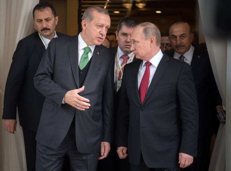 Президент РФ Владимир Путин и президент Турции Реджеп Тайип Эрдоган во время встречи в Сочи. 3 мая 2017 Президент РФ Владимир Путин и президент Турции Реджеп Тайип Эрдоган во время встречи в Сочи. 3 мая 2017