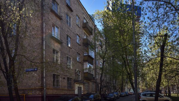 Пятиэтажные дома рядом с международным деловым центром Москва-Сити по адресу 2-й Красногвардейский проезд в Москве, которые включены в программу по сносу пятиэтажек в Москве. Архивное фото