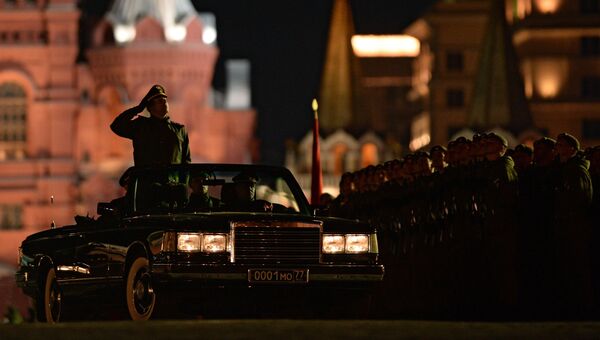 Автомобиль министра обороны РФ на репетиции парада Победы на Красной площади в Москве