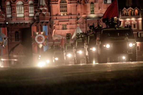 Бронеавтомобиль Тигр-М на репетиции парада Победы на Красной площади в Москве