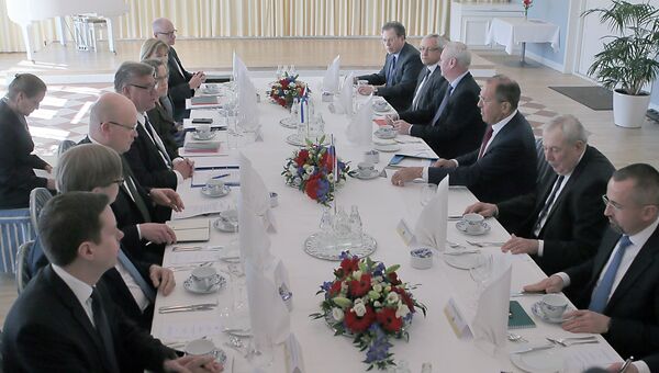 Министр иностранных дел России Сергей Лавров и глава МИД Финляндии Тимо Сойни во время встречи в Хельсинки. 4 мая 2017