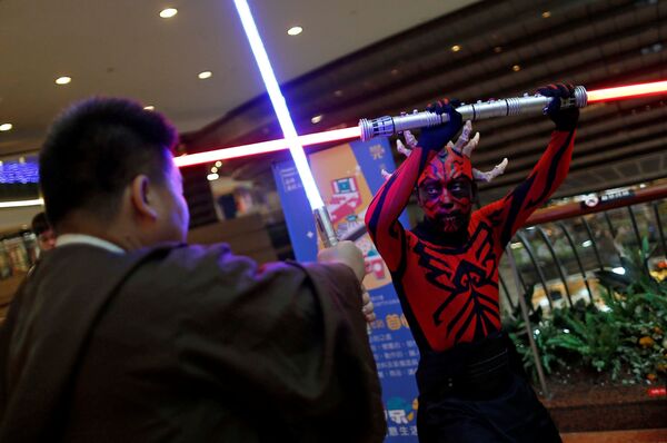 Поклонники фильма отмечают день Звездных войн в Тайбэе, Тайвань
