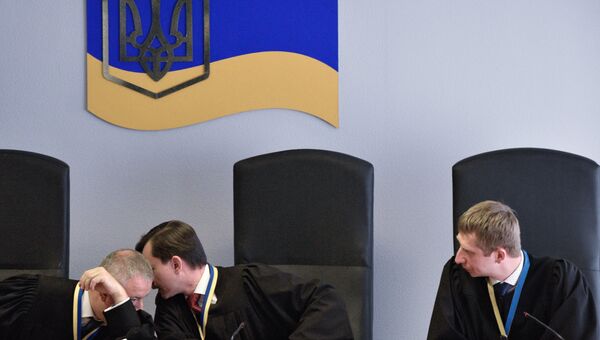 Судьи на заседании Оболонского районного суда Киева. Архивное фото