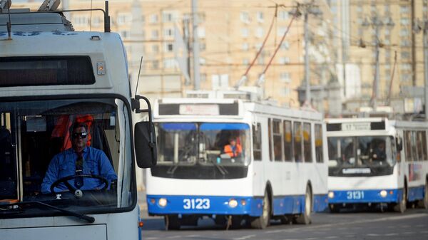 Троллейбусы на улице в Москве