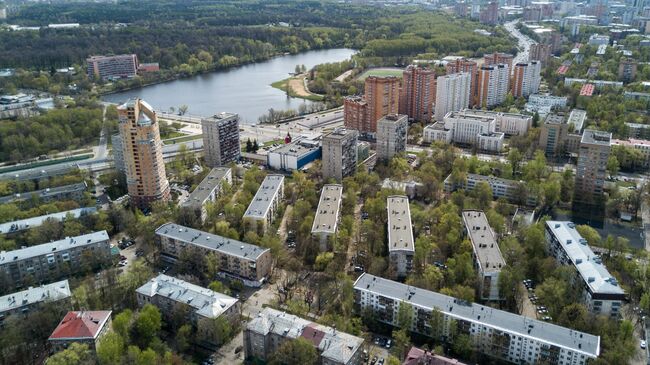 Пятиэтажные жилые дома в районе Коптево в Москве, включенные в программу реновации. Архивное фото