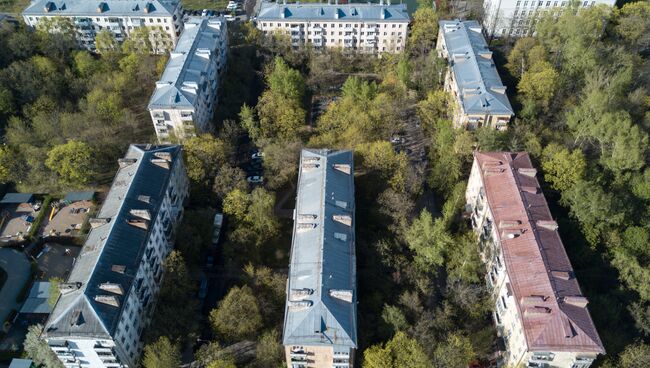 Пятиэтажные жилые дома в районе Мневники в Москве, включенные в программу реновации. Архивное фото