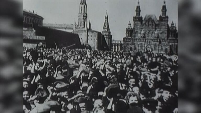Юрий Левитан объявляет 9 мая Днем Победы Юрий Левитан объявляет 9 мая Днем Победы