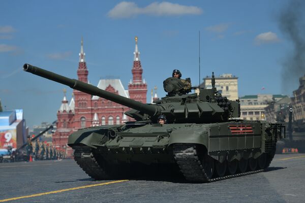 Танк Т-72Б3 на генеральной репетиции военного парада в Москве, посвящённого 72-й годовщине Победы в Великой Отечественной войне