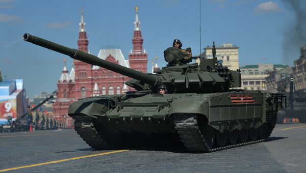 Танк Т-72Б3 на генеральной репетиции военного парада в Москве, посвящённого 72-й годовщине Победы в Великой Отечественной войне