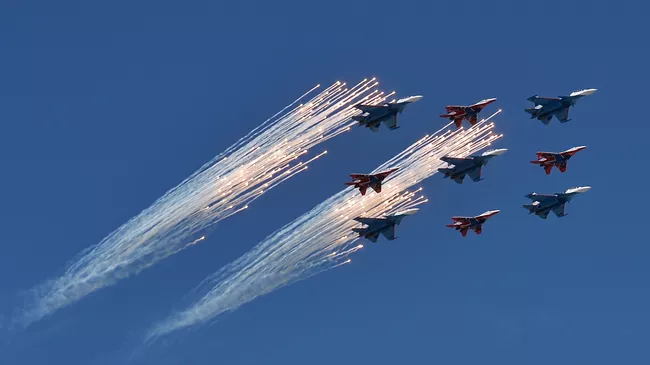 Многоцелевые истребители Су-30СМ пилотажной группы Русские Витязи. Архивное фото