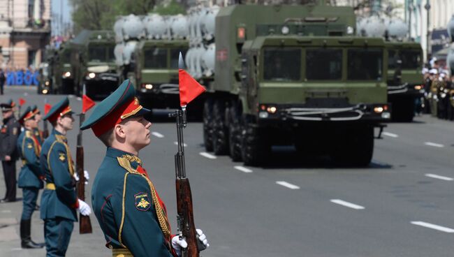 Береговой ракетный комплекс Бал во время военного парада во Владивостоке, посвящённого 72-й годовщине Победы в Великой Отечественной войне